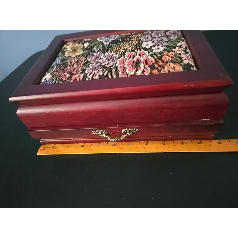 Vintage Floral‎ Tapestry Top Wood Hinged Jewelry Box Pink Velvet Lining READ